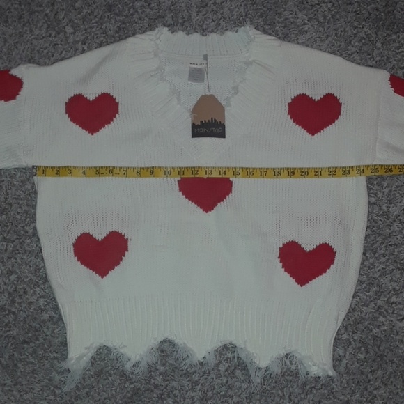 ❤ LAST ONE ❤ SOLD Distressed Heart Sweater Size M - Picture 7 of 8